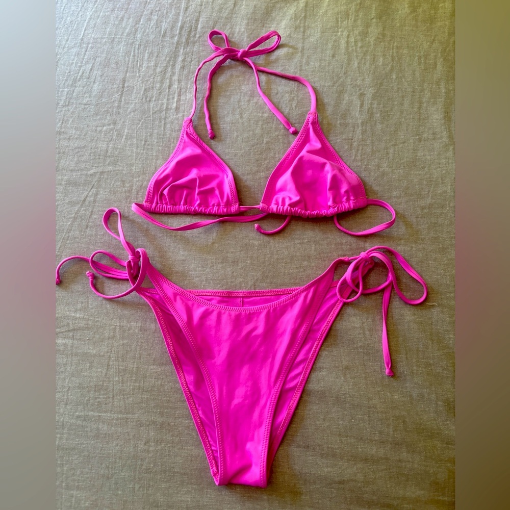 skins nwot medium hot pink bikini set